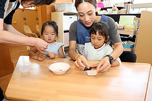 制作活動の様子　あひる