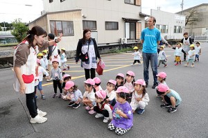 汽車バスに乗りました　ひよこ・あひる