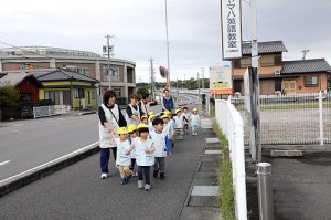 汽車バスに乗りました　ひよこ・あひる