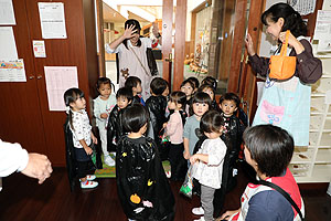 ハロウィンお菓子探し！　ハロウィンランチ！　ひよこ