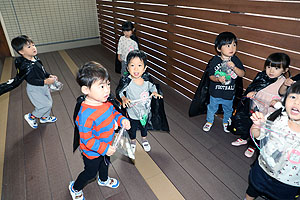 ハロウィンお菓子探し！　ハロウィンランチ！　ひよこ