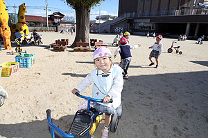 元気いっぱい園庭遊び　年少Aチーム・年中組　NO.1