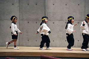 文化会館でリズム予行　年少Bチーム（うさぎ・ことり・りす）