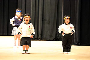 文化会館でリズム予行　年少Bチーム（うさぎ・ことり・りす）