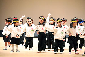 文化会館でリズム予行　年少Bチーム（うさぎ・ことり・りす）