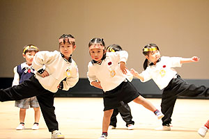 文化会館でリズム予行　年少Aチーム（こあら・ぱんだ・きりん）