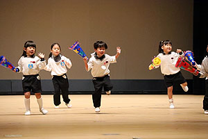 文化会館でリズム予行　年中Bチーム（ひまわり・さくら・たんぽぽ）