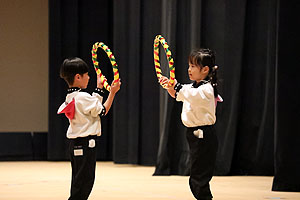 文化会館でリズム予行　年中Aチーム(ばら・すみれ）