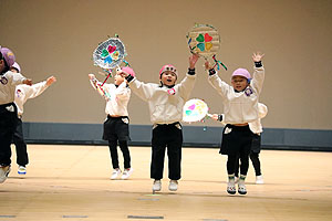 文化会館でリズム予行　年中Aチーム(ばら・すみれ）