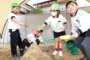 園庭で思いっきり遊びました！　あひる・A・B