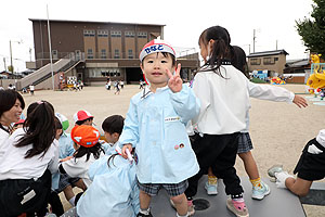 園庭で思いっきり遊びました！　ひよこ・たんぽぽ・年少Bチーム・C・D・E　NO.2