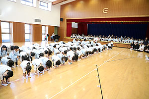 リズムフェスティバル　歌・カスタ発表ごっこ　年少