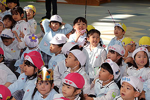 11月生まれの誕生会　　ウクレレコンサート　NO.2