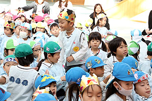 11月生まれの誕生会　　ウクレレコンサート　NO.2