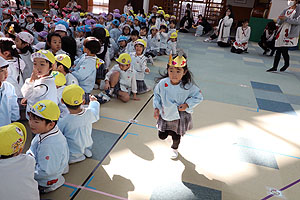 11月生まれの誕生会　　ウクレレコンサート　NO.2