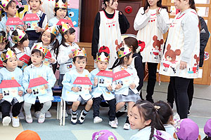 11月生まれの誕生会　　ウクレレコンサート　NO.2