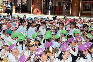 11月生まれの誕生会　　ウクレレコンサート　NO.2