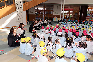 11月生まれの誕生会　　ウクレレコンサート　NO.2