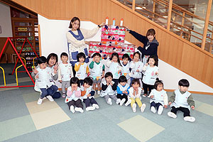 エンゼル幼稚園のお誕生日おめでとう　ひよこ・あひる