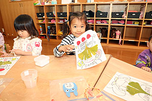 エンゼル幼稚園のお誕生日おめでとう　ひよこ・あひる