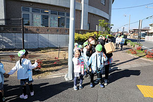 お散歩にでかけました　B・ことり