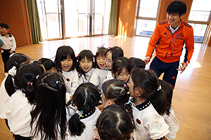 体操教室　ーボール投げー　ひまわり・たんぽぽ・さくら