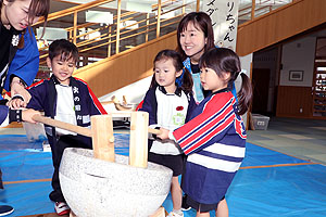 もちつき大会　うさぎ・りす・ことり ・あひる