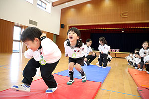 体操教室 　ー跳び箱ー　ことり