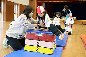 体操教室 　ー跳び箱ー　りす