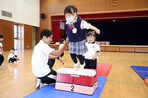 体操教室 ー　跳び箱ー　うさぎ