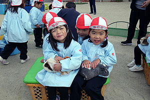 ふれあい動物園　たのしかったね　年少組