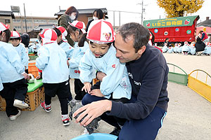 ふれあい動物園　たのしかったね　年少組