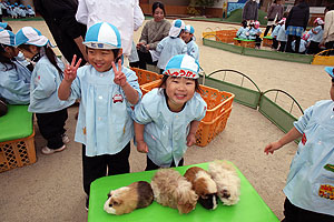 ふれあい動物園　たのしかったね　年少組