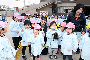 ふれあい動物園　たのしかったね　年中組　ひよこ・あひる　NO.2