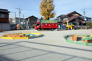 ふれあい動物園　たのしかったね　年中組　ひよこ・あひる　NO.1