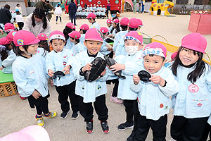 ふれあい動物園　たのしかったね　年中組　ひよこ・あひる　NO.1