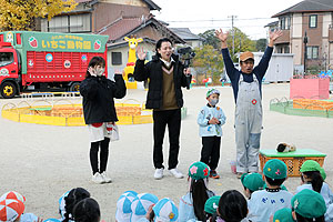 ふれあい動物園　たのしかったね　年中組　ひよこ・あひる　NO.1