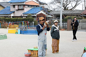 ふれあい動物園　たのしかったね　年中組　ひよこ・あひる　NO.1