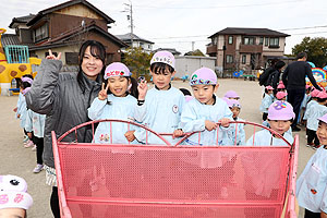 ふれあい動物園　たのしかったね　年中組　ひよこ・あひる　NO.1