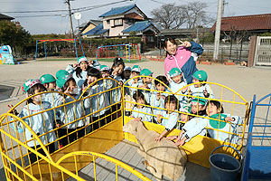 ふれあい動物園　たのしかったね　年長組