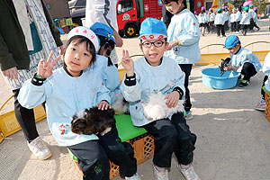 ふれあい動物園　たのしかったね　年長組