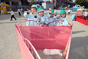 ふれあい動物園　たのしかったね　年長組