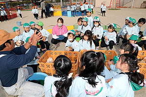 ふれあい動物園　たのしかったね　年長組