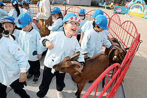 ふれあい動物園　たのしかったね　年長組