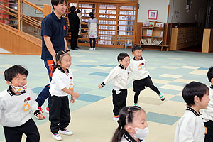 体操教室 　ー跳び箱ー　きりん