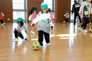 ヴィアティン三重　サッカー教室が開かれました　A