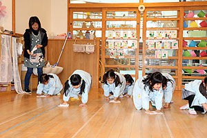 みんなで大掃除！！　きりん・ぱんだ・ことり