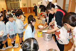 給食参観　給食試食会　E