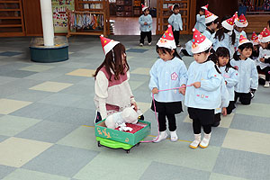 クリスマスプレゼント運びリレー・ことり・りす