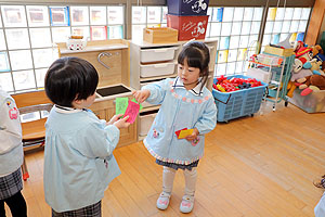 ３色のカードを集めようゲーム　ばら・ひまわり